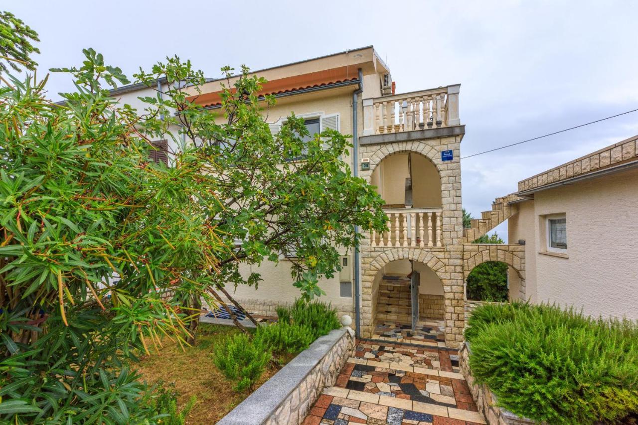 Apartments Anita Нови-Винодолски Экстерьер фото